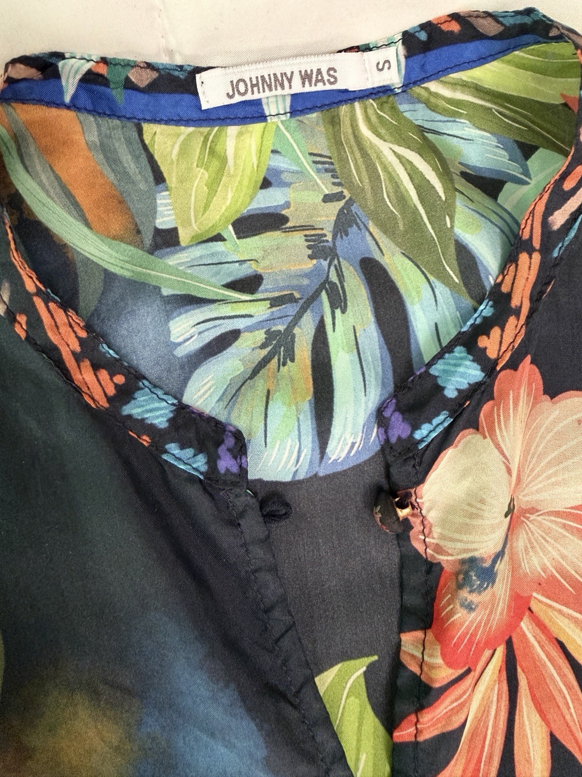Johnny Was Boho Tunic Size Small But Fits Medium 100% Silk Tropical Flowy