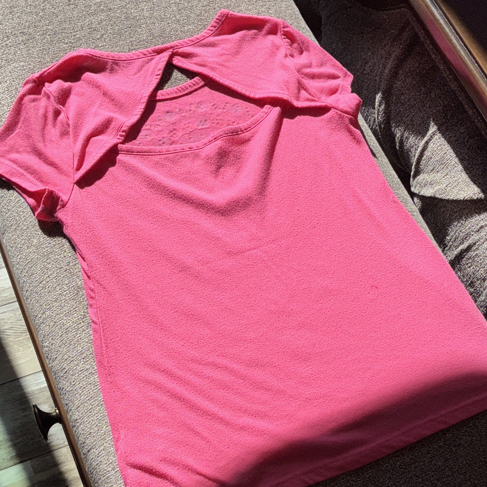 Beautees girls Pink Graphic Sequin Keyhole Neck Short Sleeve Tee L