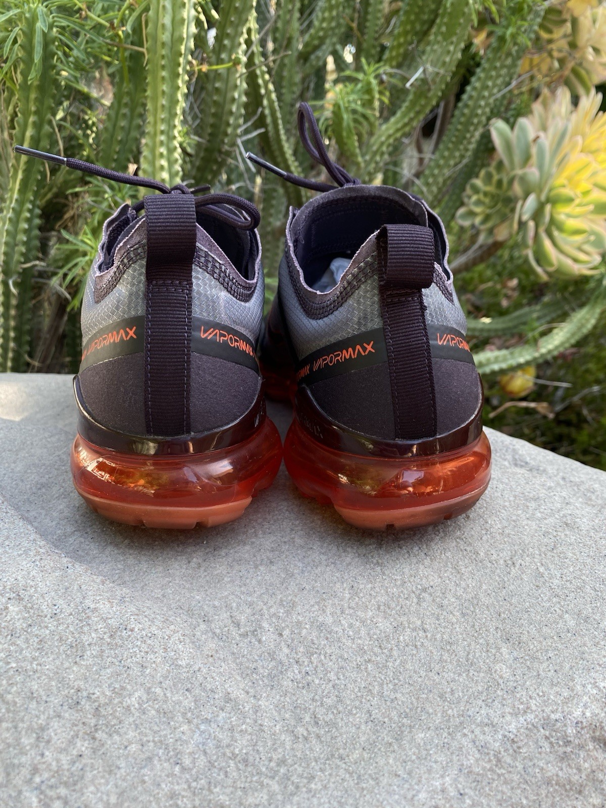 Nike Air VaporMax 2019 Sneakers Men’s 9 Gray Burgundy Ash AR6631-601