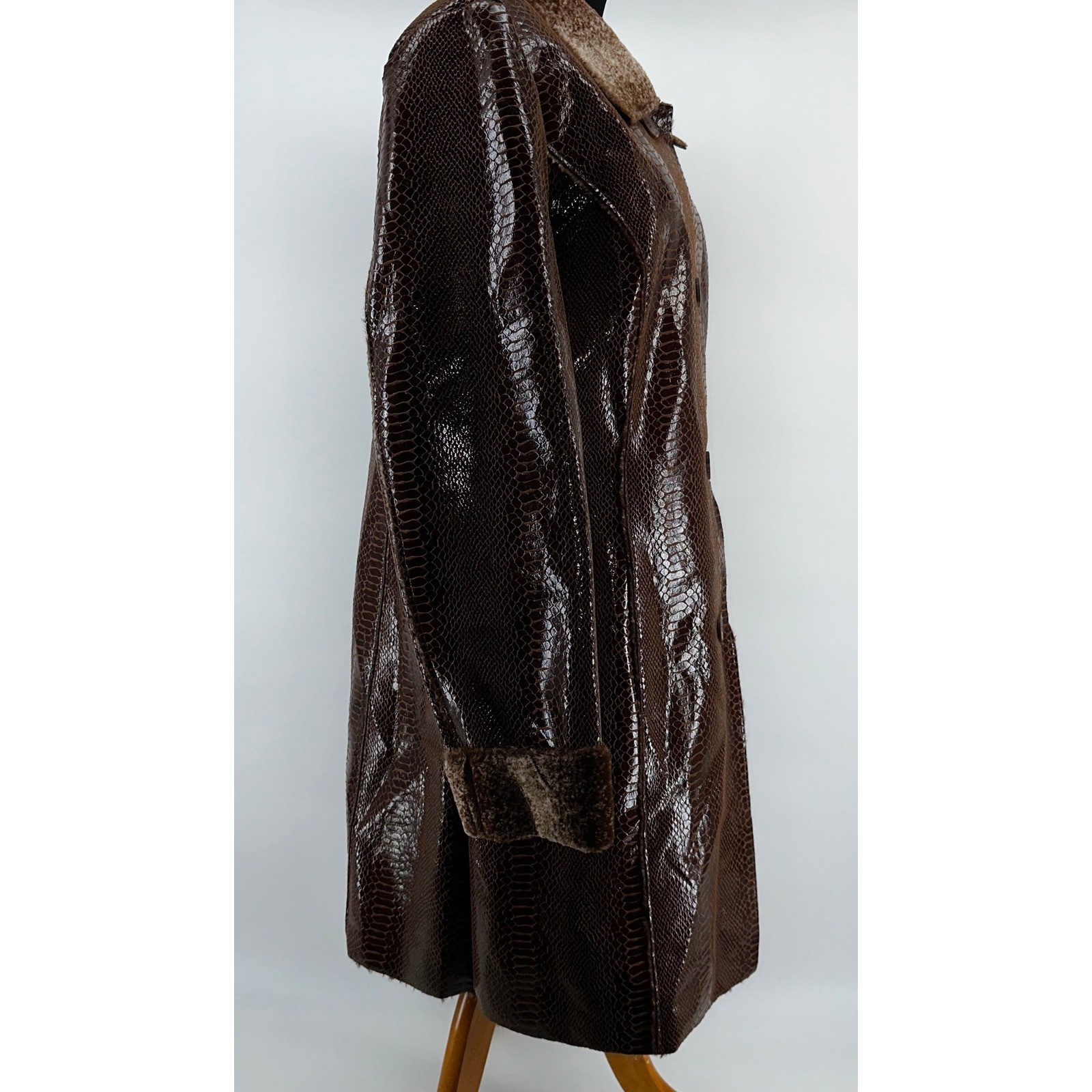 New Dennis Basso Snakeskin Faux Fur Trim Coat Brown Shiny Unique Outerwear M