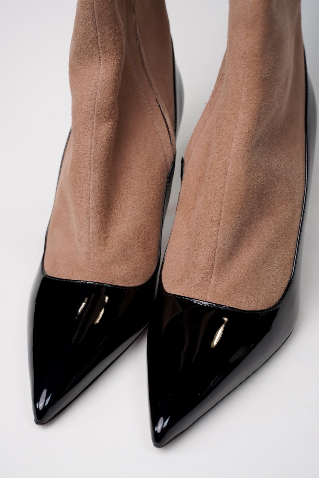 Alaïa Fall 2022 Runway Bicolor Suede Patent Stiletto Boots 37 US 7
