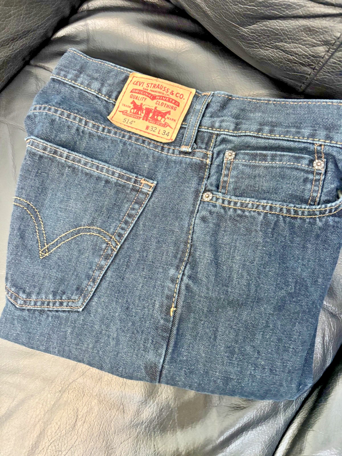 Levi’s 514 Straight Leg Mens Jean Size 32×34 Dark Wash 005144010