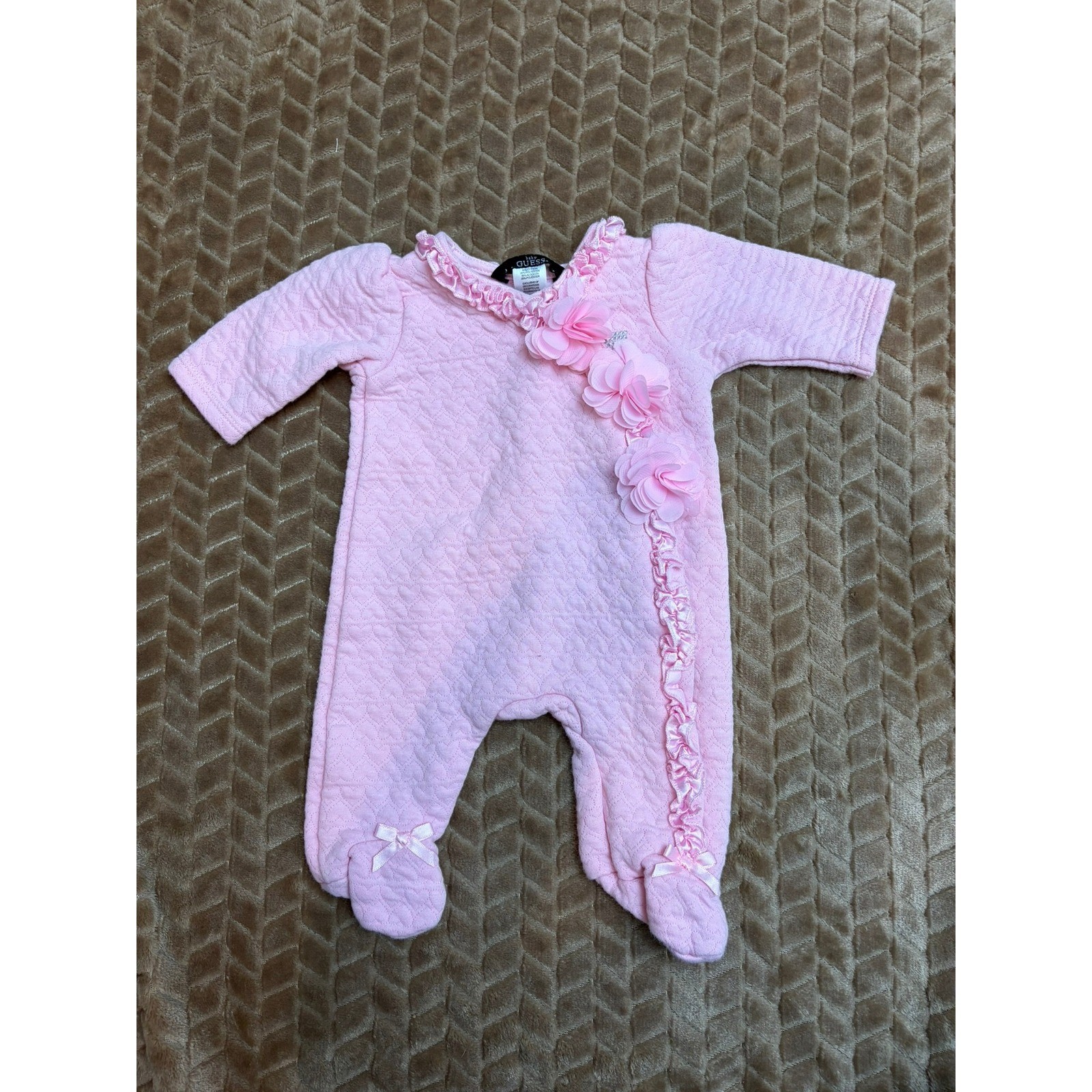 Baby Guess Quilted Footie Sleeper 0-3M Pink Floral Ruffle Heart One Piece