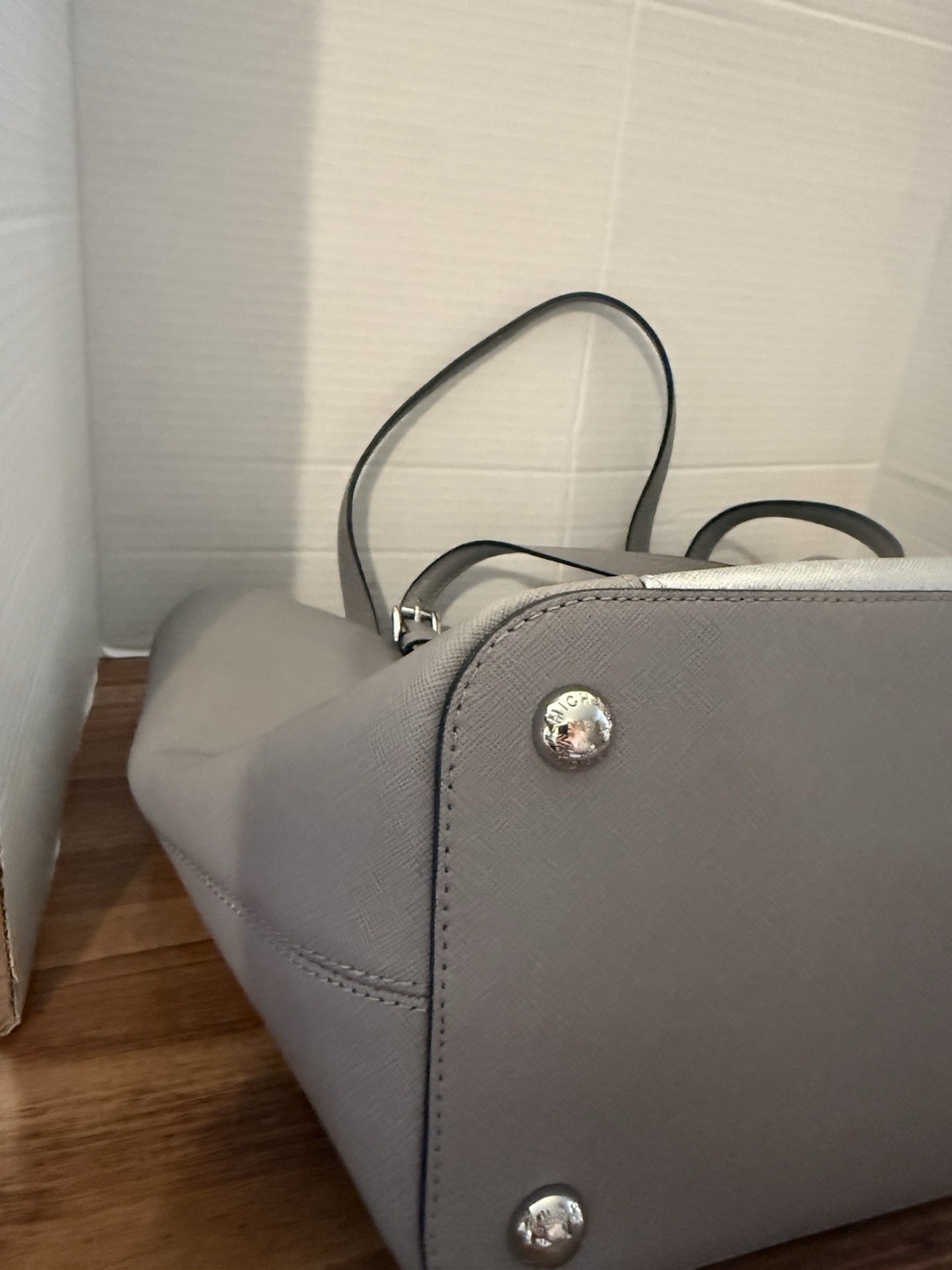 Michael Kors Pearl Grey Leather Jet Set Large Multi Function Pocket Tote Bag