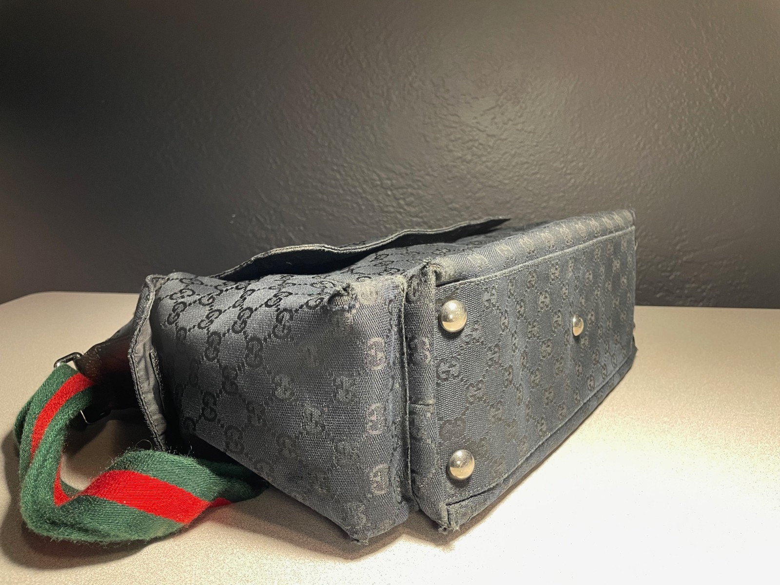 gucci GG monogram jacquard canvas diaper bag red/green strap BLACK