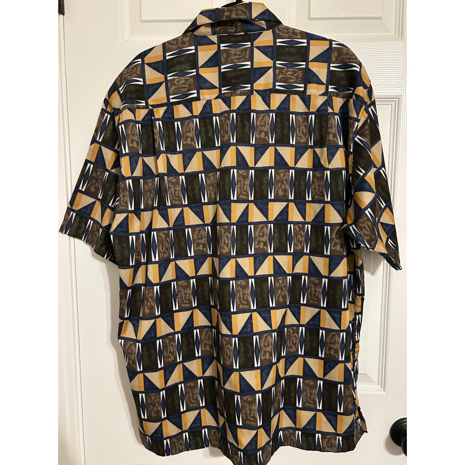 Island 2 Island Mens Large Geometric Abstract Print Short Sleeve Button Up Shirt