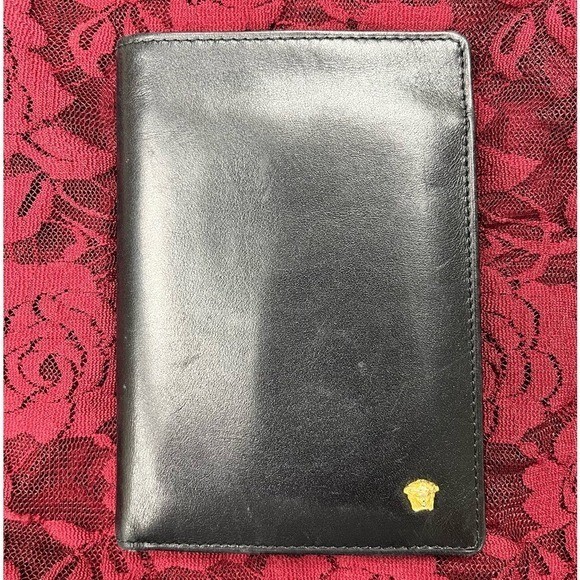 Gianni Versace Vintage La Medusa Black Pink Leather Bi-Fold Wallet Cardholder