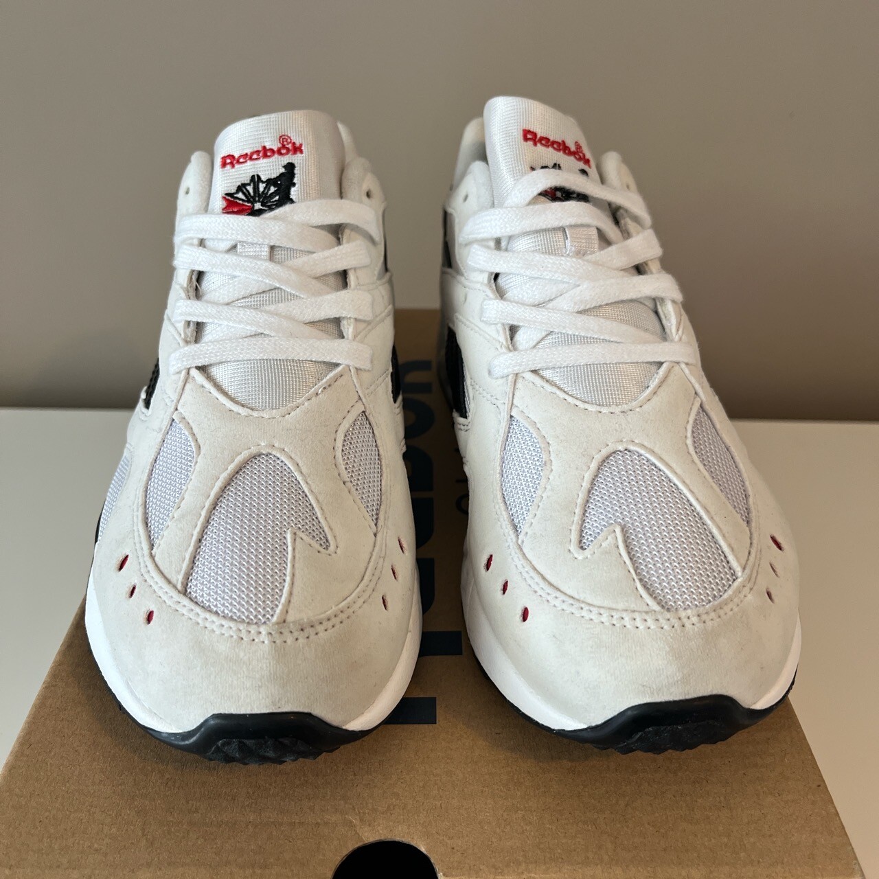 Reebok Aztrek White Black Red US7 UK6 EU39 CN7187 Near New