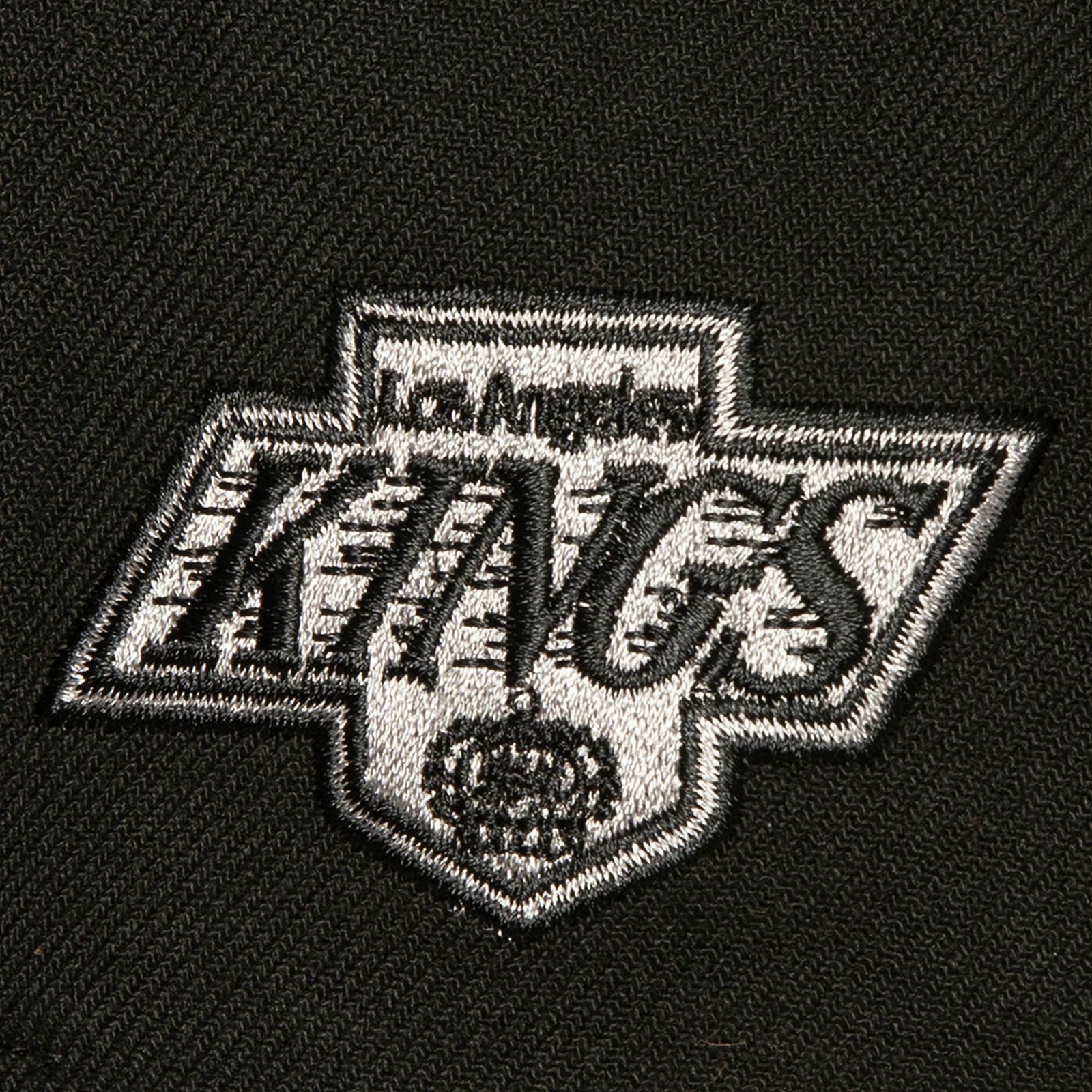 MENS MITCHELL & NESS NHL ICON GRAIL PRO SNAPBACK VNTG KINGS – BLACK