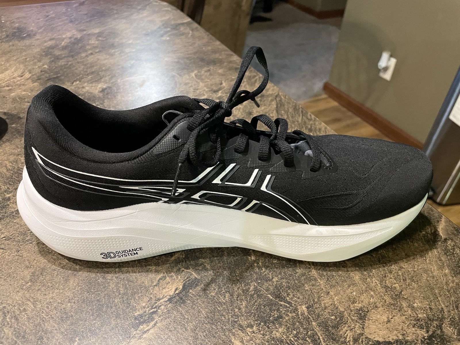 Men’s ASICS GT – 2000 14 Black White Running Shoes Sneakers Size 12
