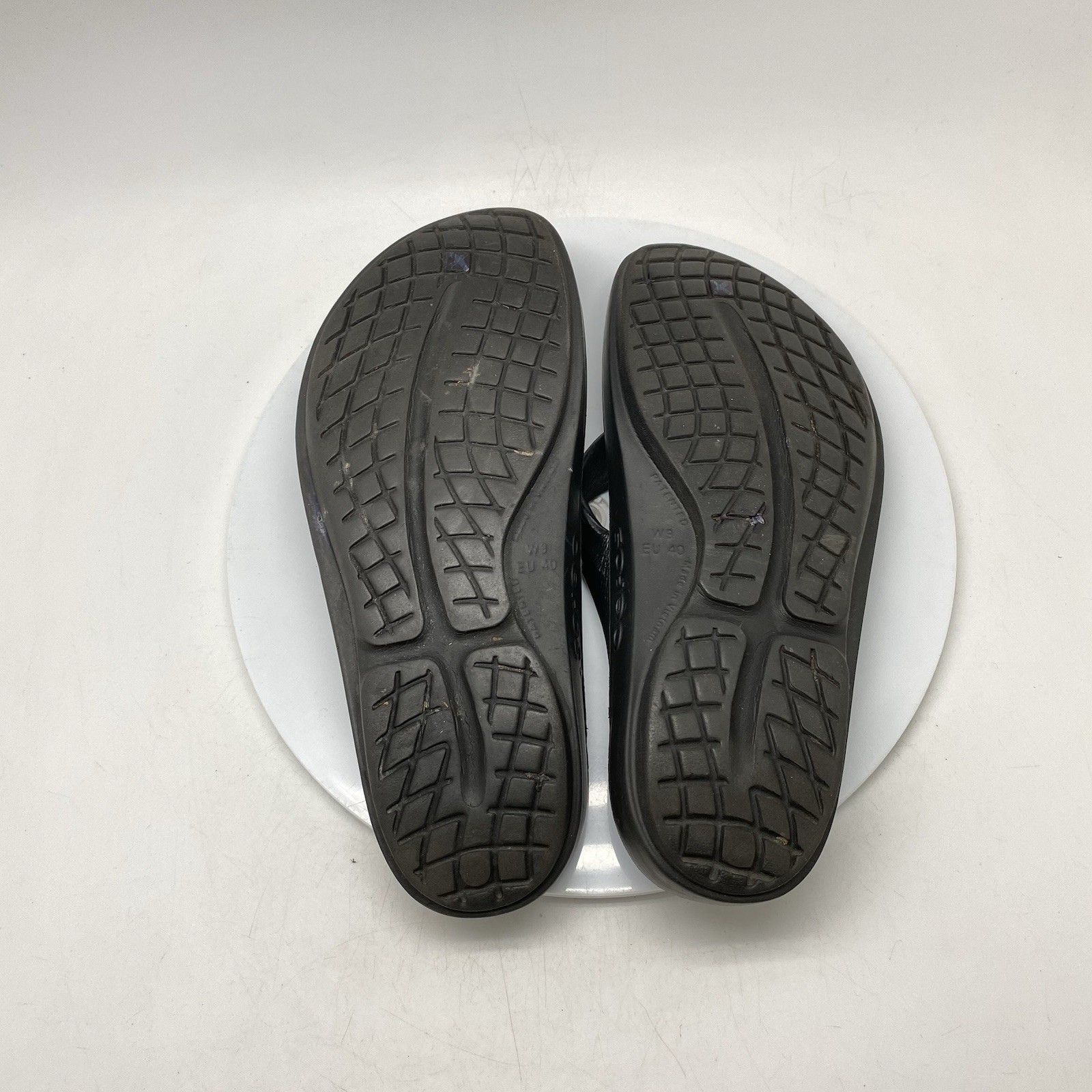Oofos Oolala Recovery Sandals Womens 9 Black Flip Flops Slip On Thong Comfort