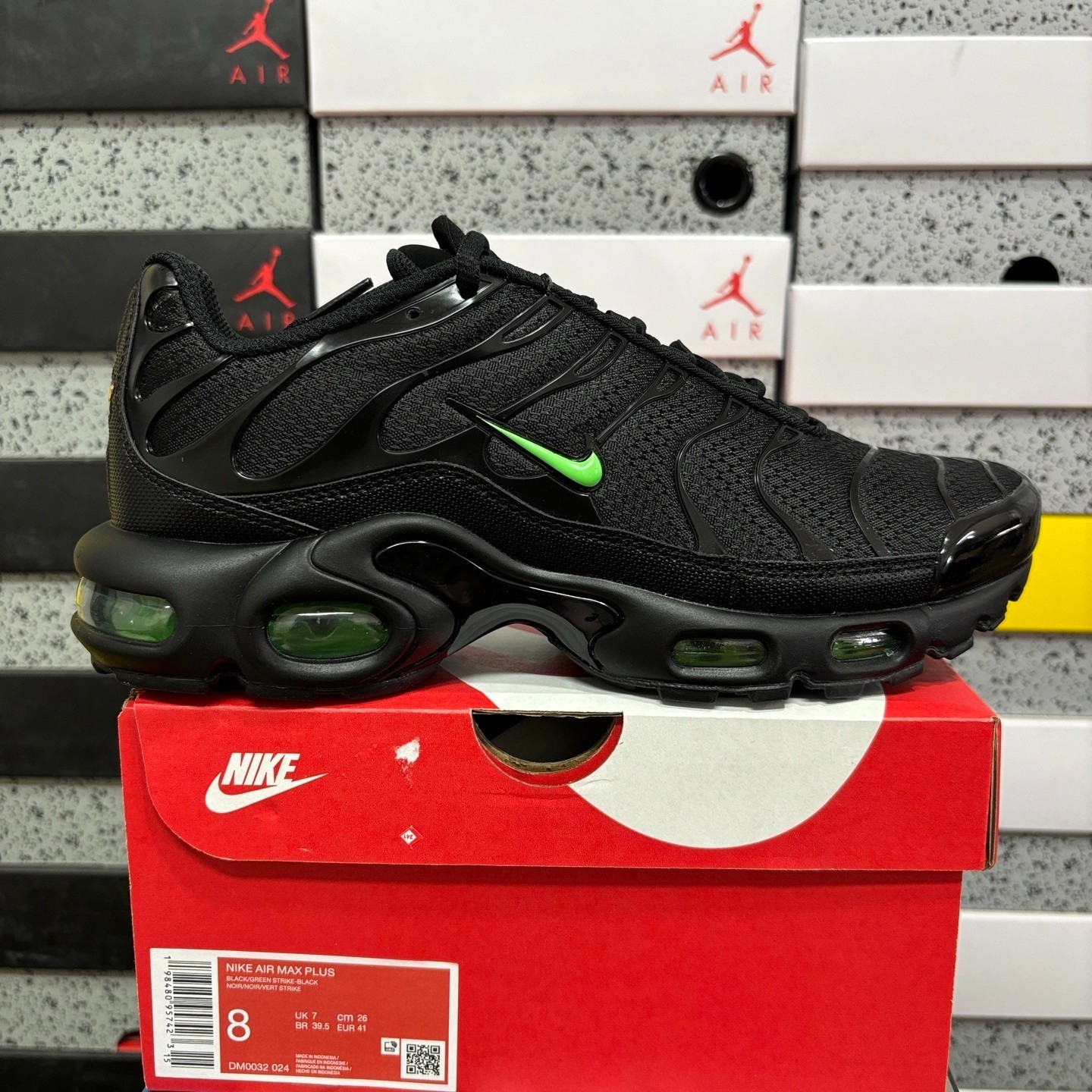 Nike Air Max Plus TN ‘Black Green Strike’ Men Sneakers