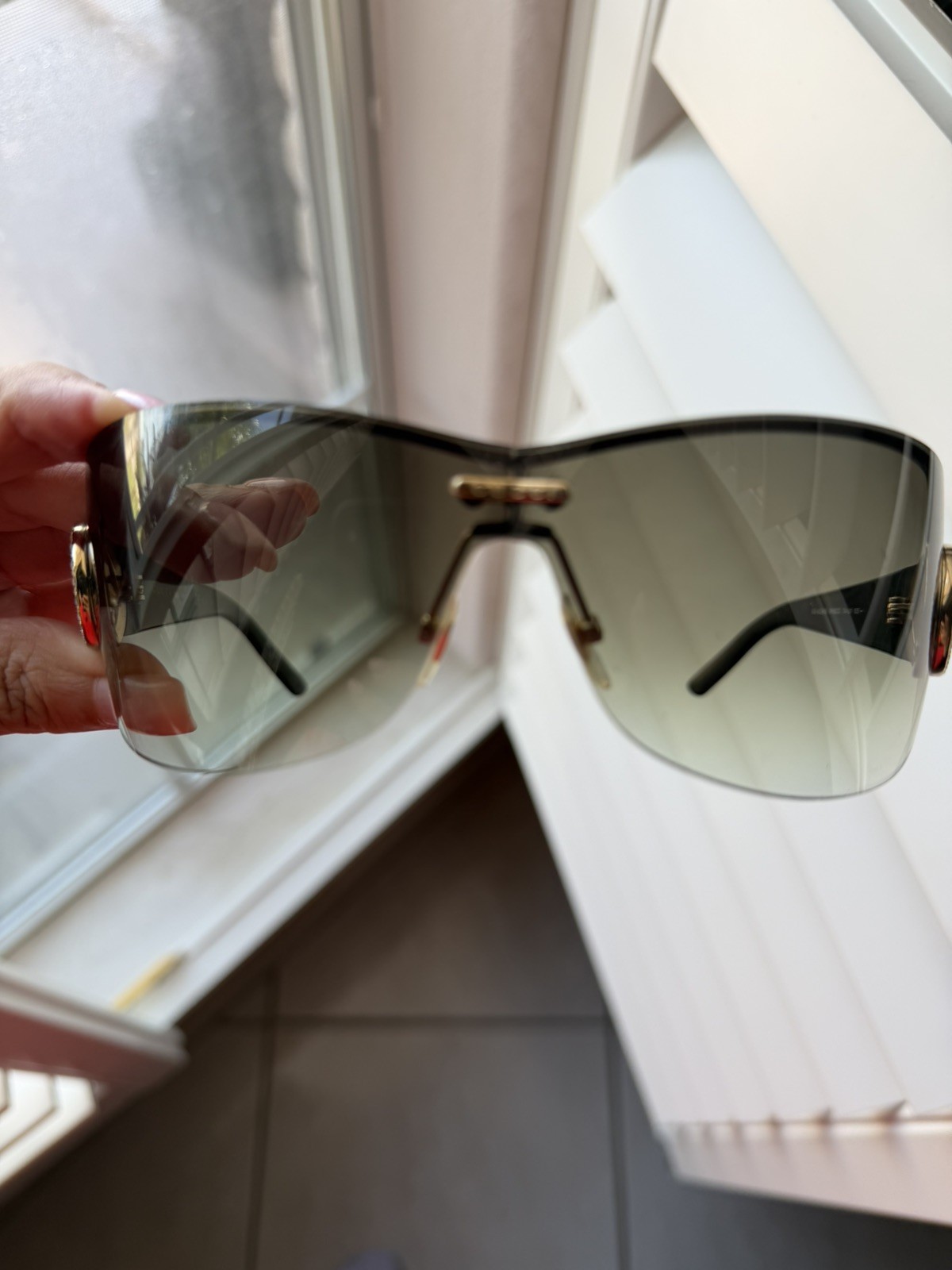 Authentic Gucci GG 4224/S Rimless Oversized Shield Sunglasses Gray Lens