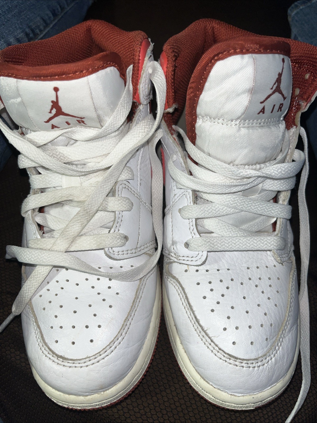 Sz 4.5Y Boys NIKE Air Jordan Sneakers 1 Mid SE FJ3464-160 White/Red