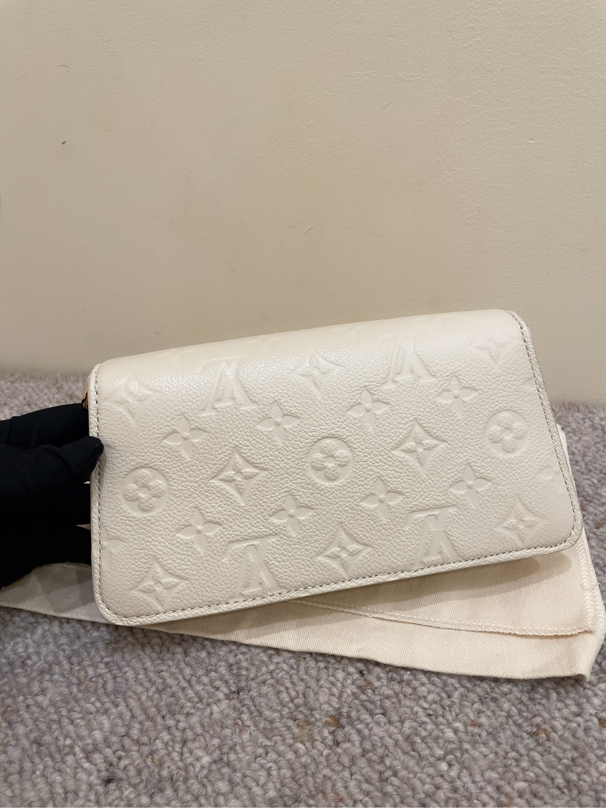 Authentic Louis Vuitton Metis Wallet On Chain Embossed Calfskin Wallet On Chain