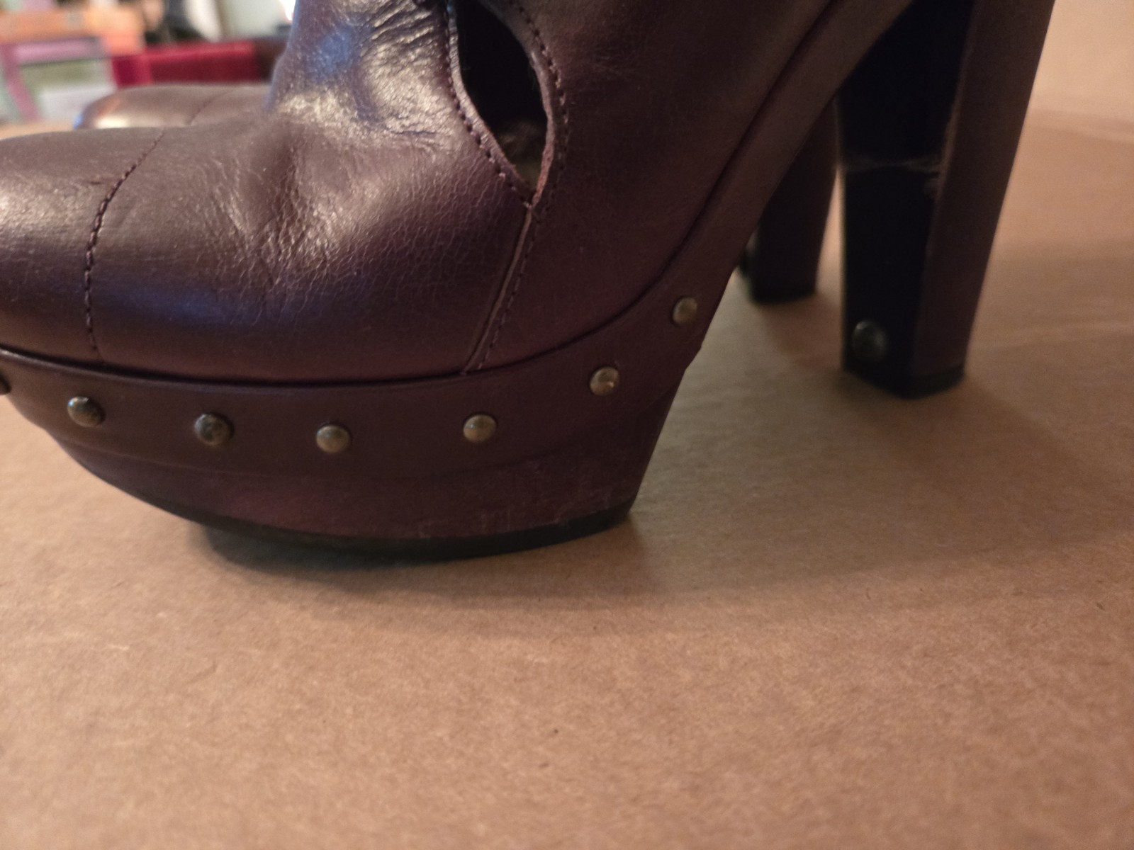 Vintage 2000s Ugg Studded Clogs Maroon Red Burgundy Womens Size 6.5 Leather