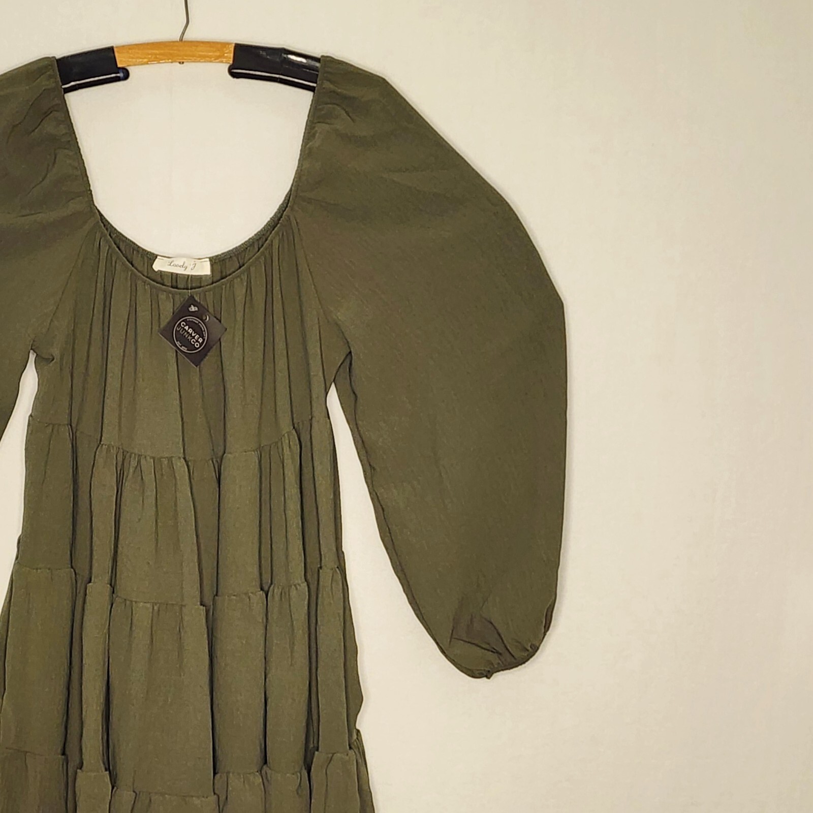 Lovely J w/Deep U Neck Green Polyester Blouse Women’s M – NWT