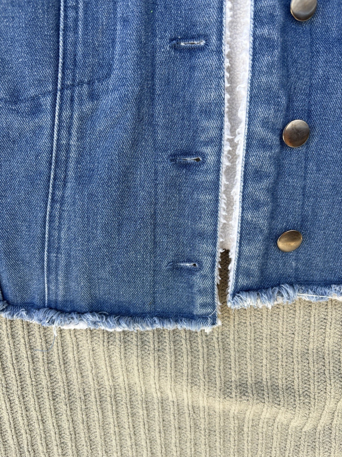 MELE E PERE Sherpa Collar Cropped Denim Jacket Blue Button Frayed Hem Pockets M