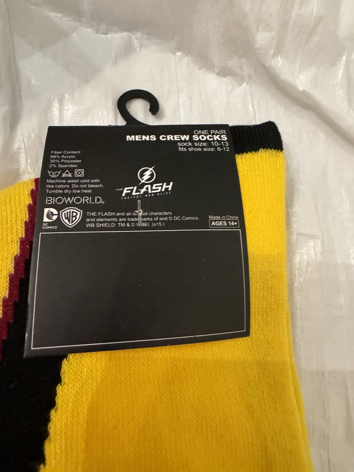 TheFlash MensCrewSocks Yellow Lightning DCComics Bioworld NWTSize10-13 Lootcrate