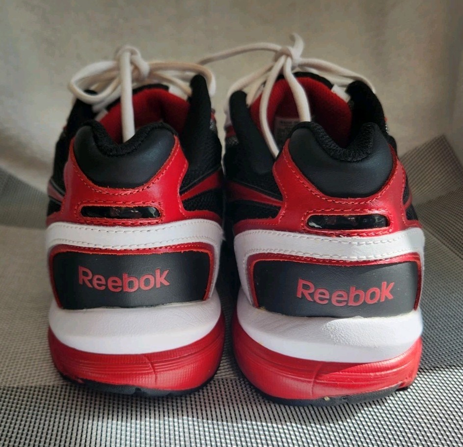 Reebok Men’s Size 10.5 ~ Reebok Sneakers Pheehan Run Leather Mesh Red Black
