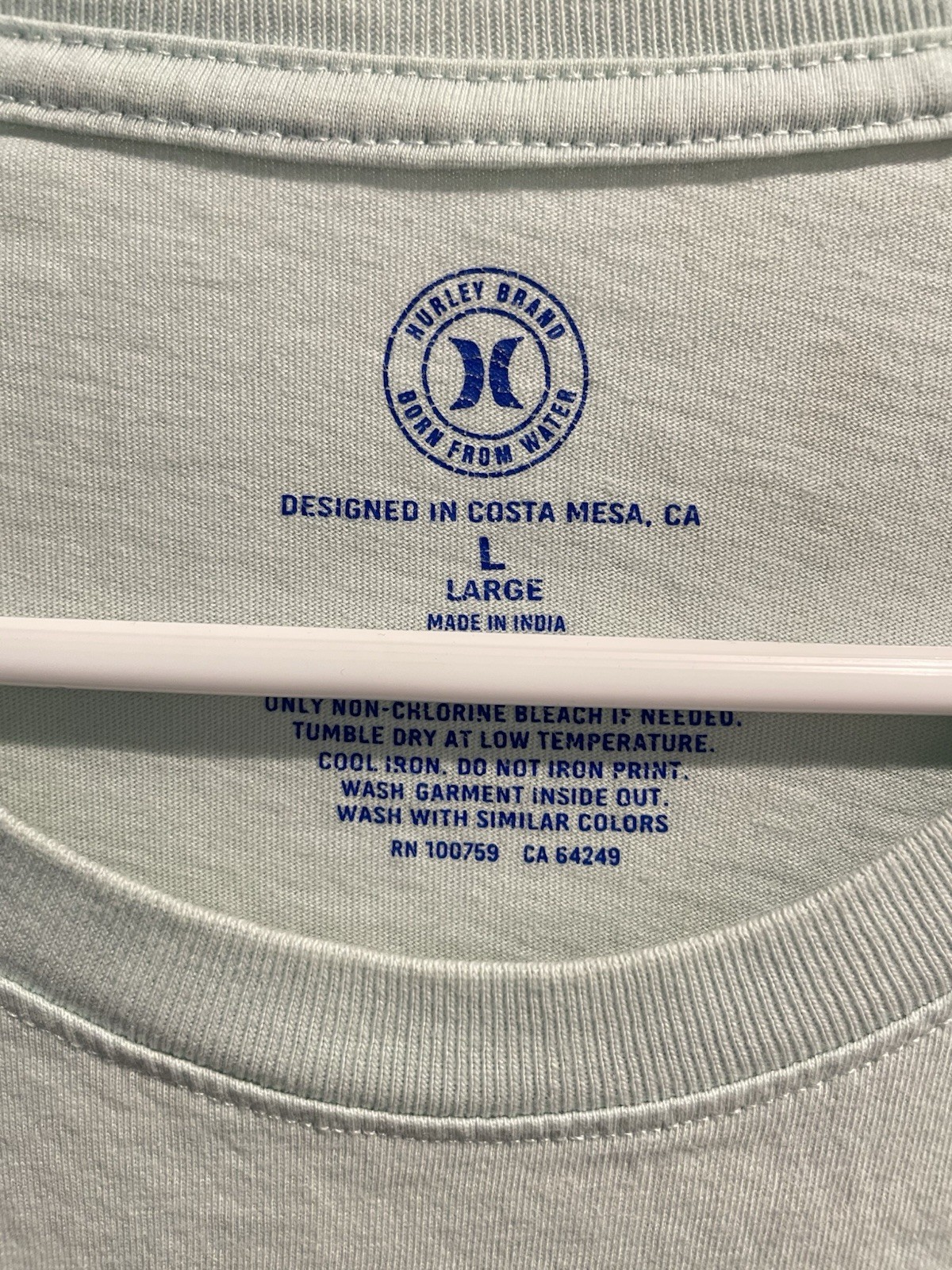 Hurley Men’s Large Surf Costa Mesa Graphic Tee Light Blue Short Sleeve T-Shirt