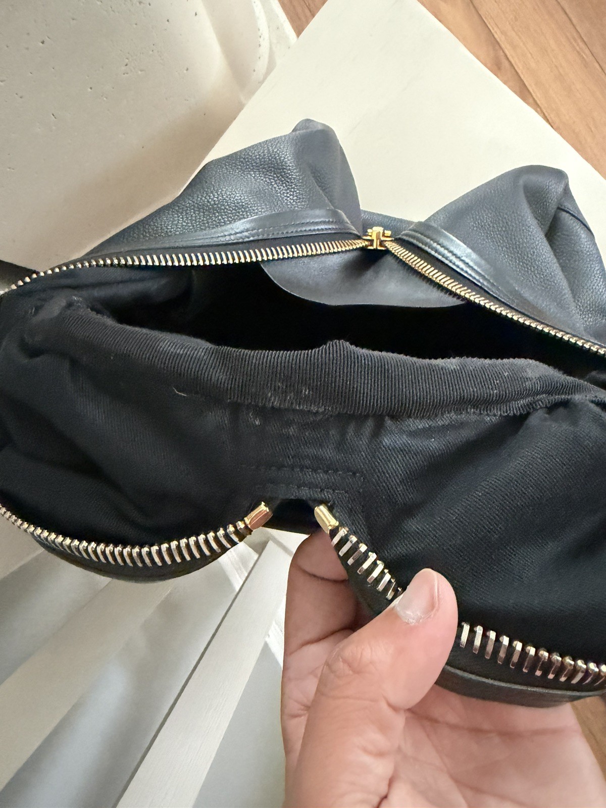 Tom Ford Buckley Leather Vertical Zipper Backpack in Black Gold – Used