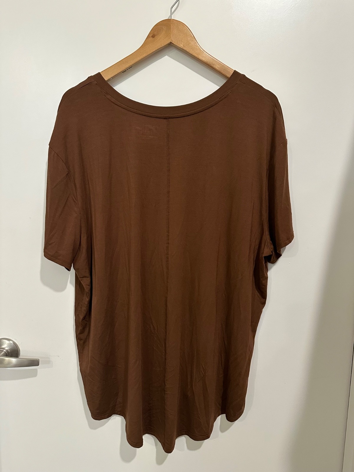 Women’s Time and Tru Short Sleeved V-Neck Top Brown XXXL/22