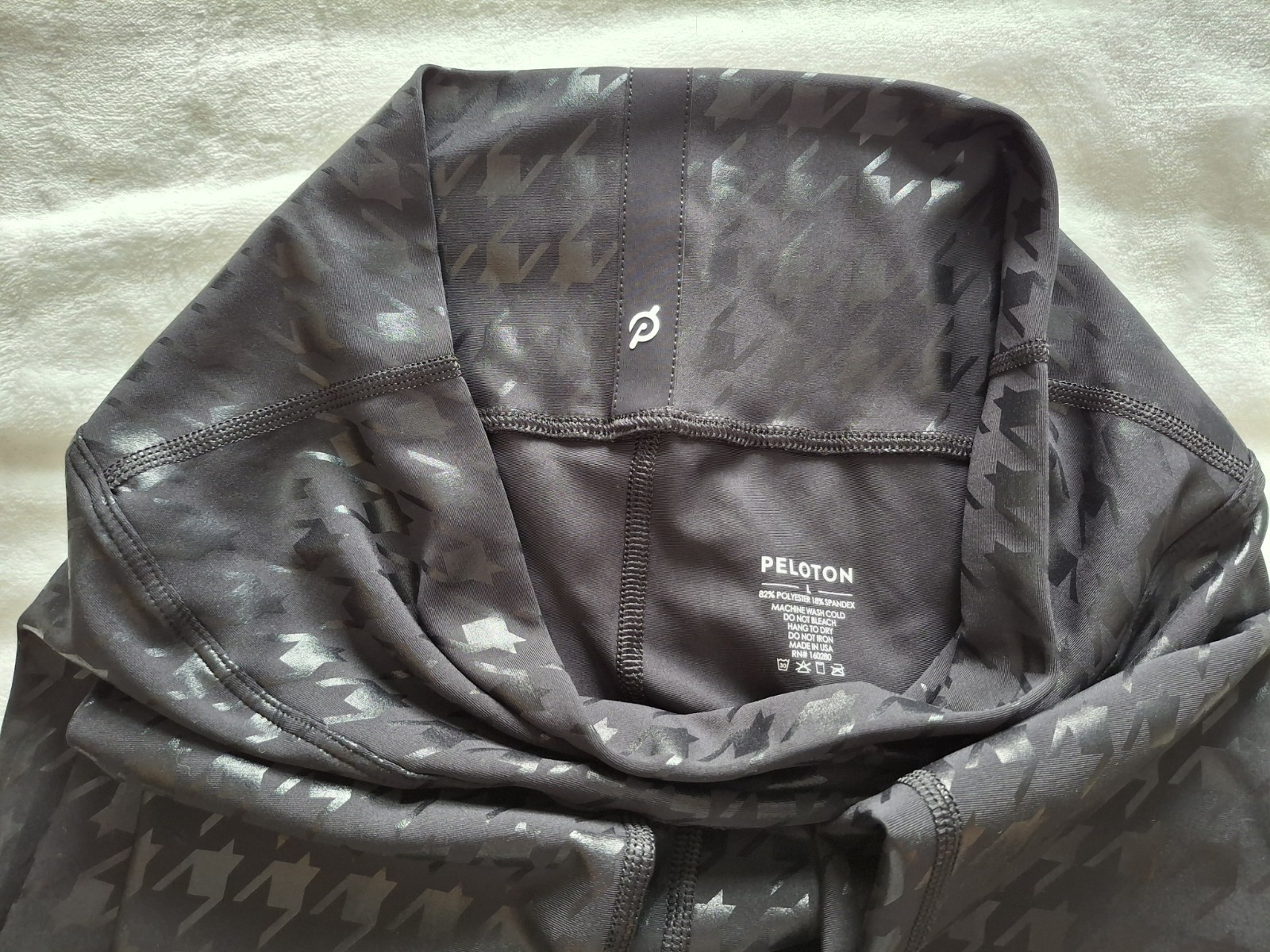 Peloton Women’s Size Large Sports Bra & Leggings Set, NWT