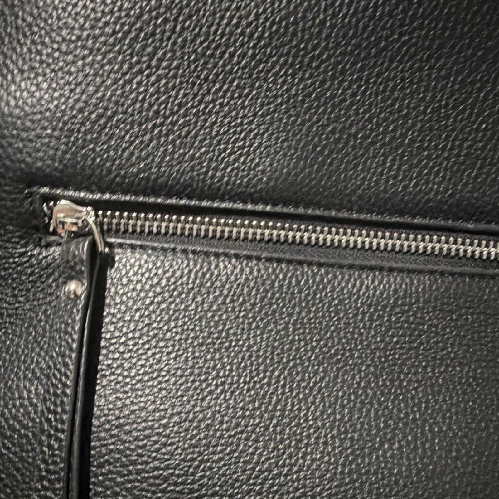 Danier Black Pebbled Shoulder Bag Zip Closure Silver Hardware Lined Pockets