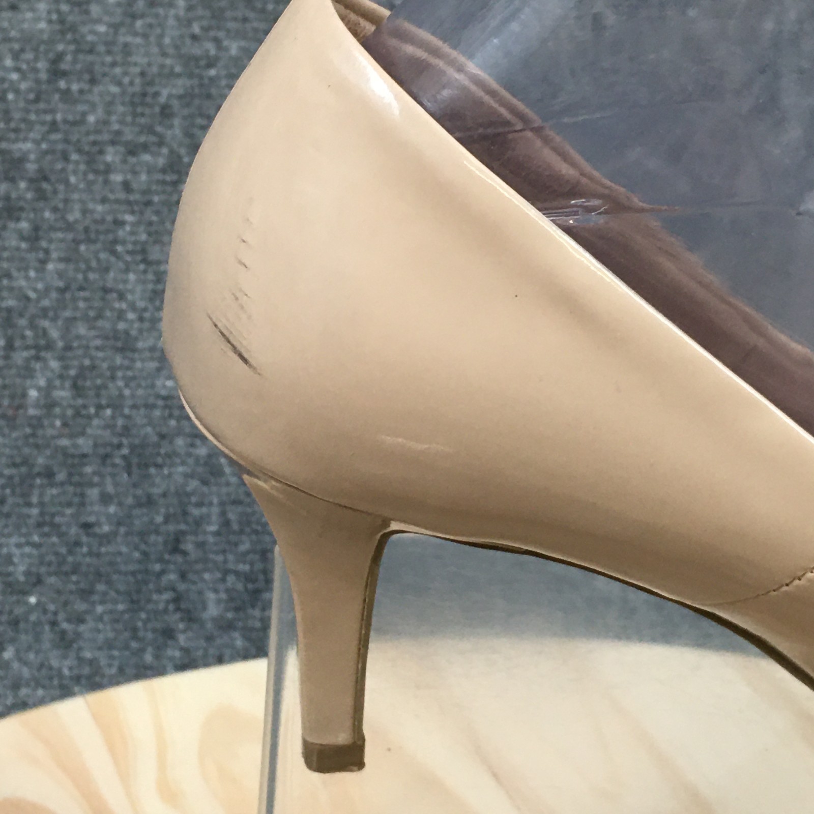 Comfort Plus by Predictions Heels Womens 9.5 Pumps Beige Patent Leather Casual