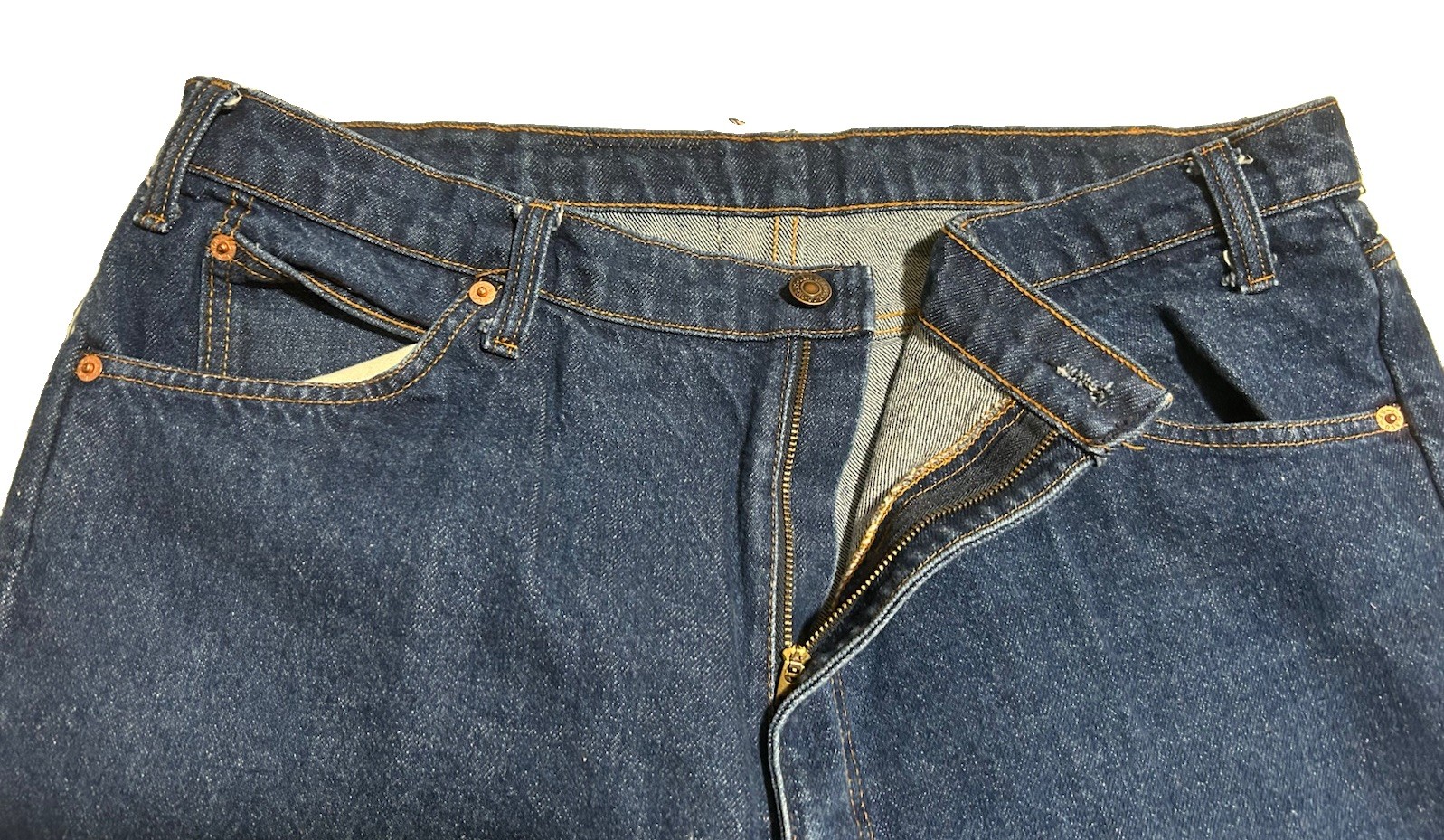 Levis 550 Men’s Size 40×28 Dark Blue JeansStraight Leg