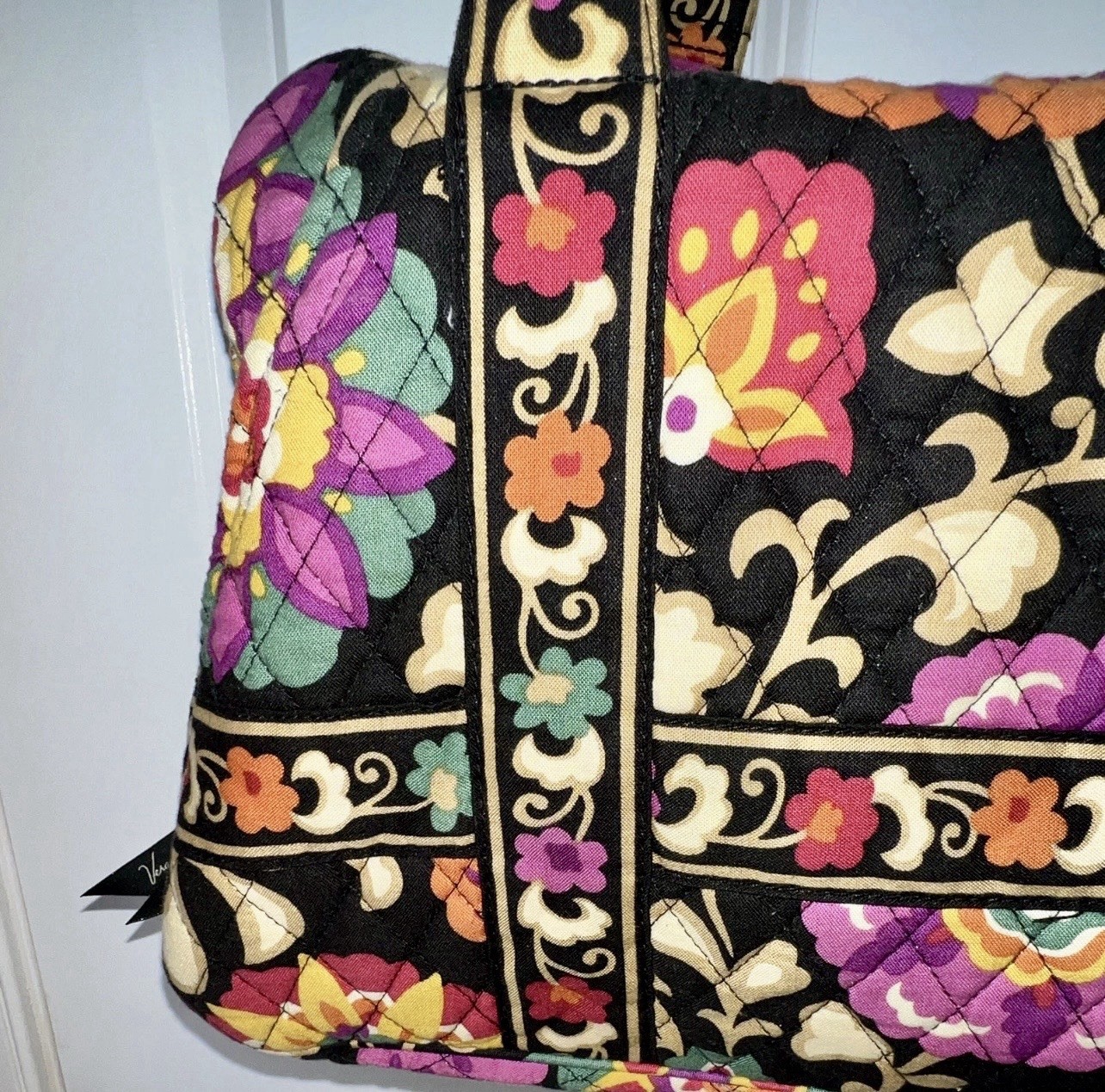 Vera Bradley Large Floral Shoulder Bag Black Multicolor Lined Inner Pockets Zip