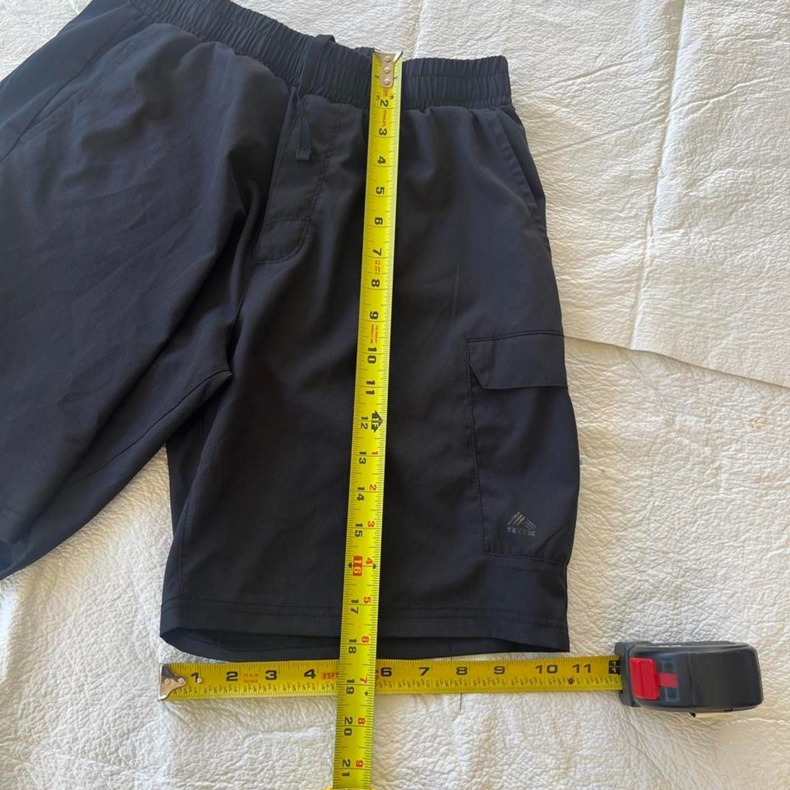 Rbx Men’s Black and Grey Shorts