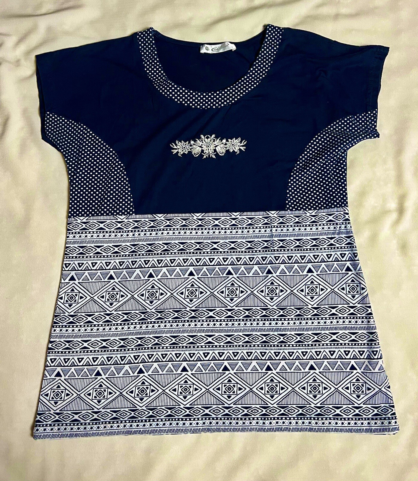 Cocoon Women’s S Sleeve Embroidered Geometric Graphic Print T-Shirt Navy White L