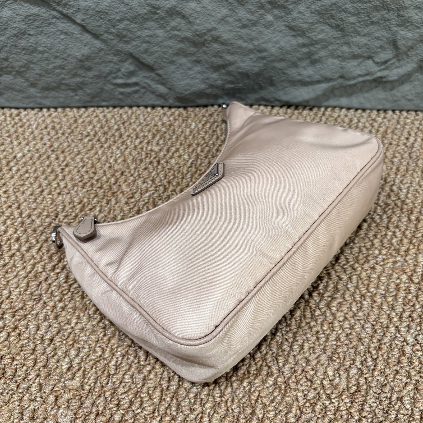 Prada Re Edition 2005 Shoulder Bag Beige Tessuto Nylon (mm1014c2)