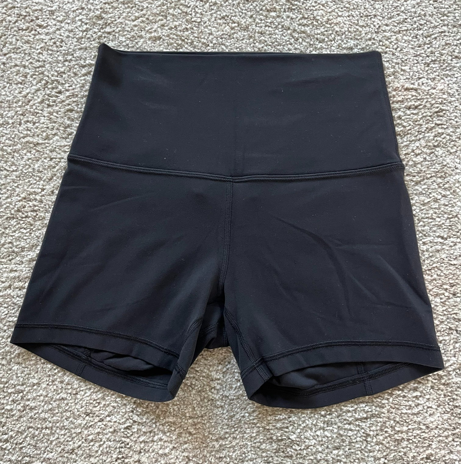 Lululemon Align Shorts 4 inch size 4 Black Excellent Soft