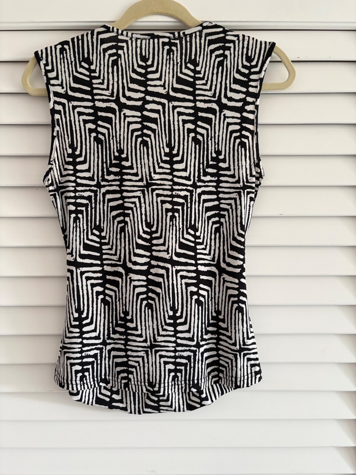 JOSEPH RIBKOFF (S) Black/White Zebra Print Tie Front Top/Tank EUC