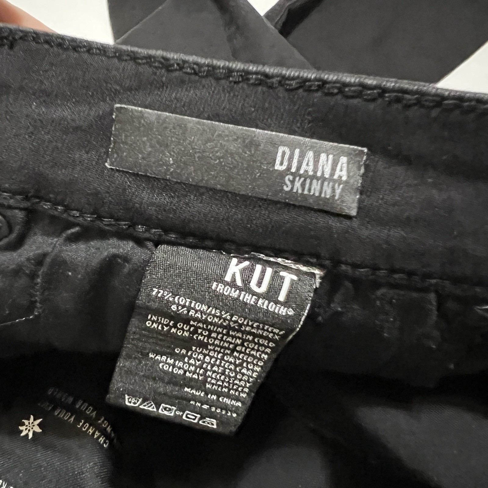 Kut From The Kloth Size 2 26W Mid Rise Diana Skinny Stretch Black Jeans