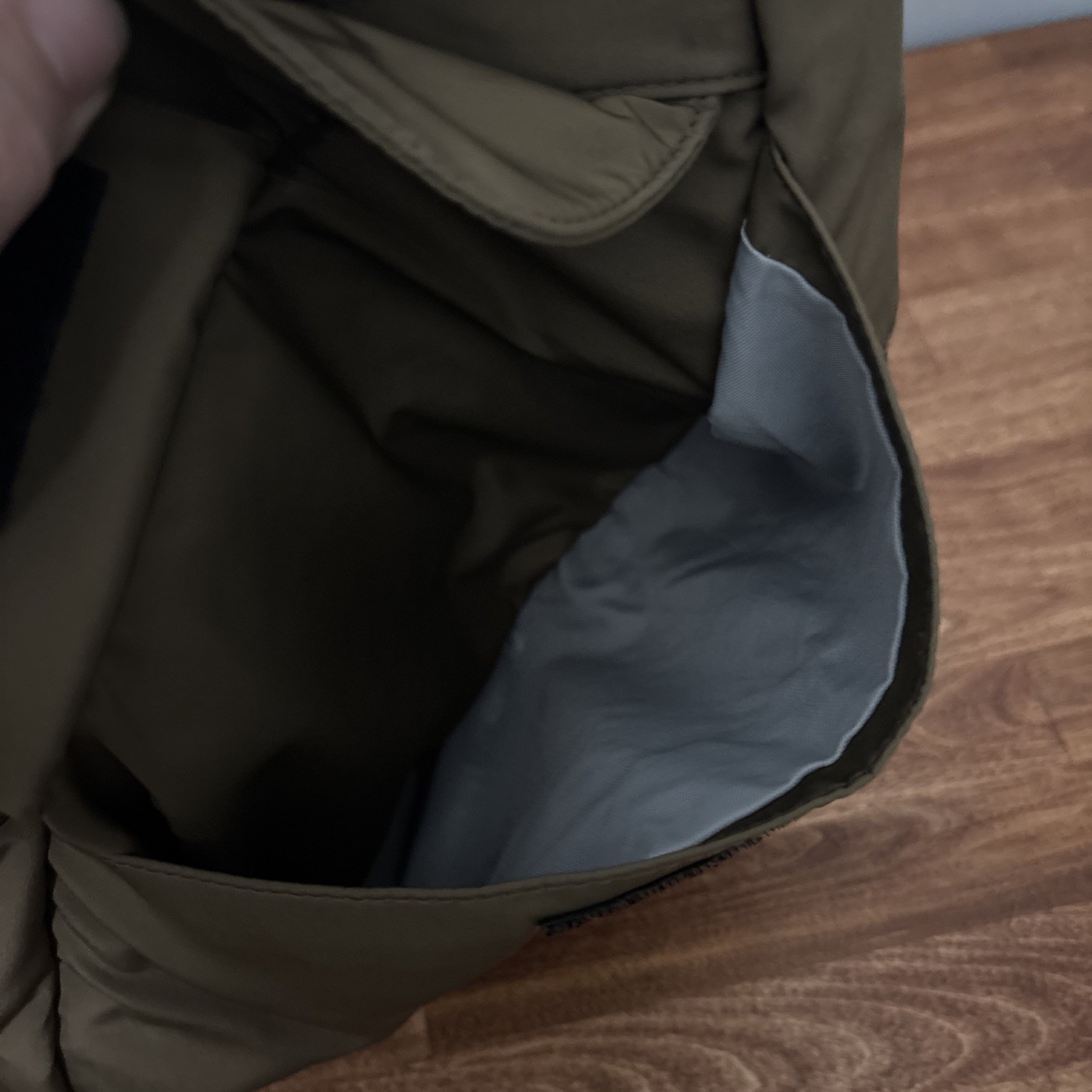 Ameri-Bag Healthy Back Bag Sling Bag Nylon. Brown 19in Staining