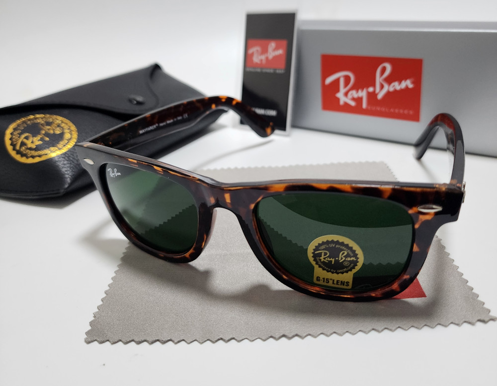 Ray-Ban Wayfarer RB2140 Sunglasses Glossy Black Frame Glass Green Lens 50mm