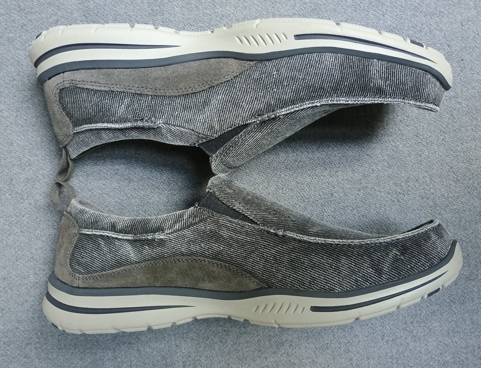 NEW Sketchers men’s slip Ins, hands-free size 11. Memory Foam, Air Cool Sneakers