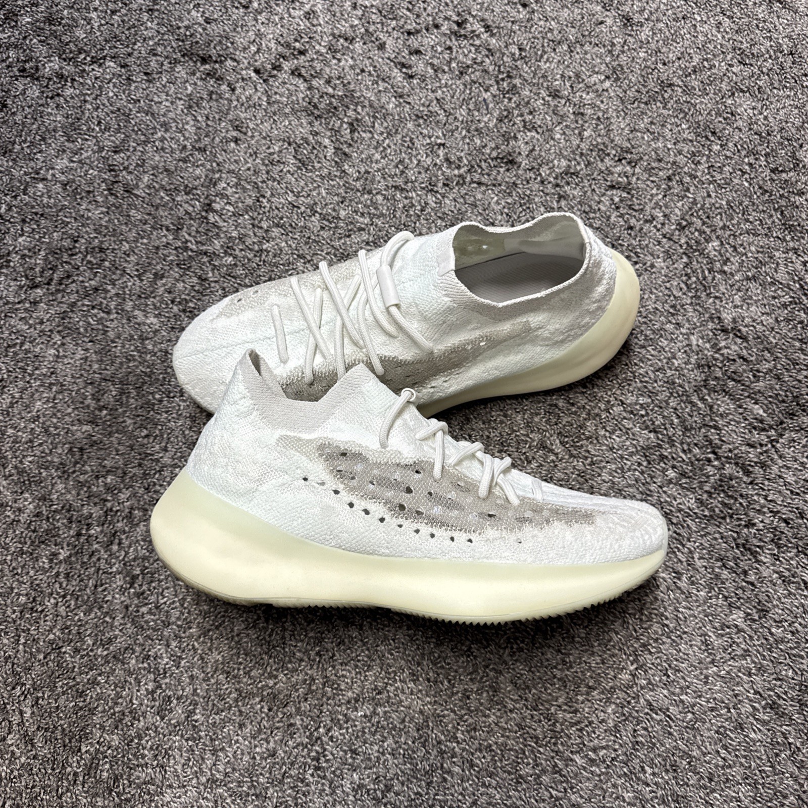 Size 11 – adidas Yeezy Boost 380 Calcite Glow VNDS OG ALL 100% Authentic