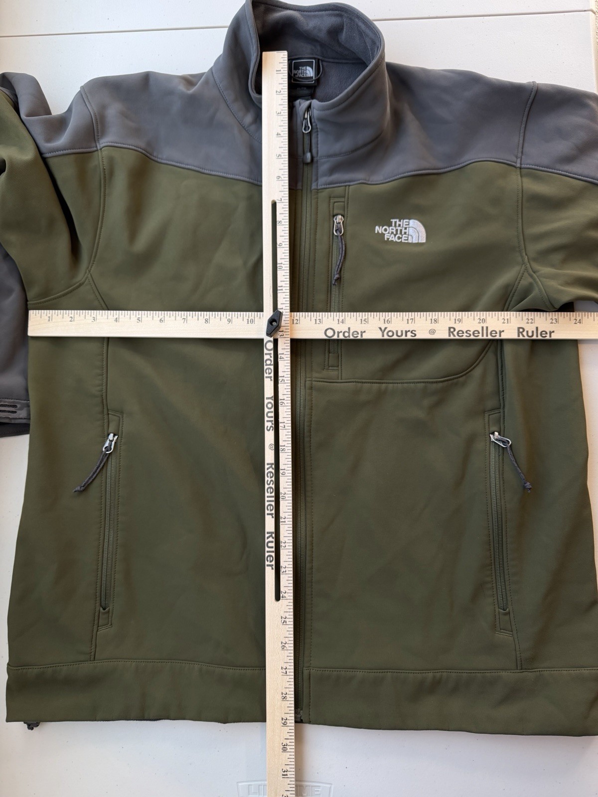 The North Face Apex Bionic Jacket Men’s XL Green Gray Soft Shell Coat