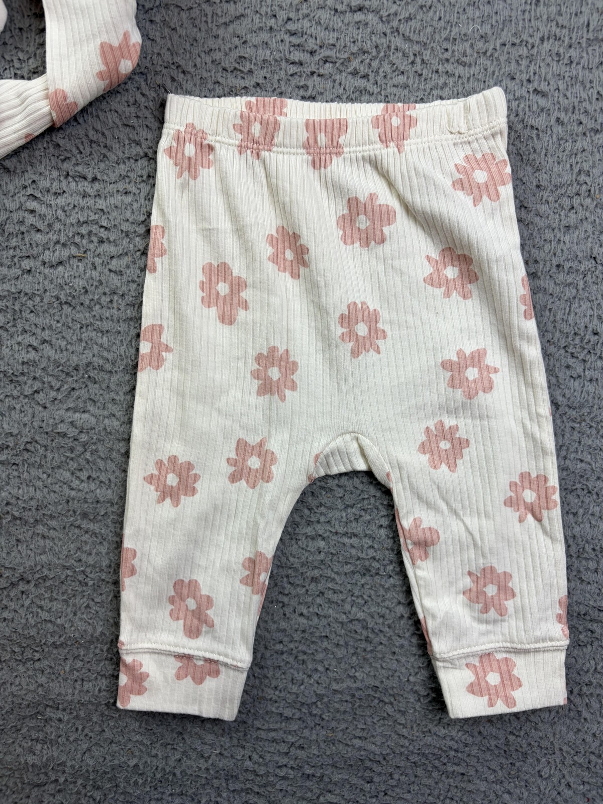 Cloud Island Baby Girls 6-9 Months White Floral Ribbed Bodysuit Pants Set 2pc