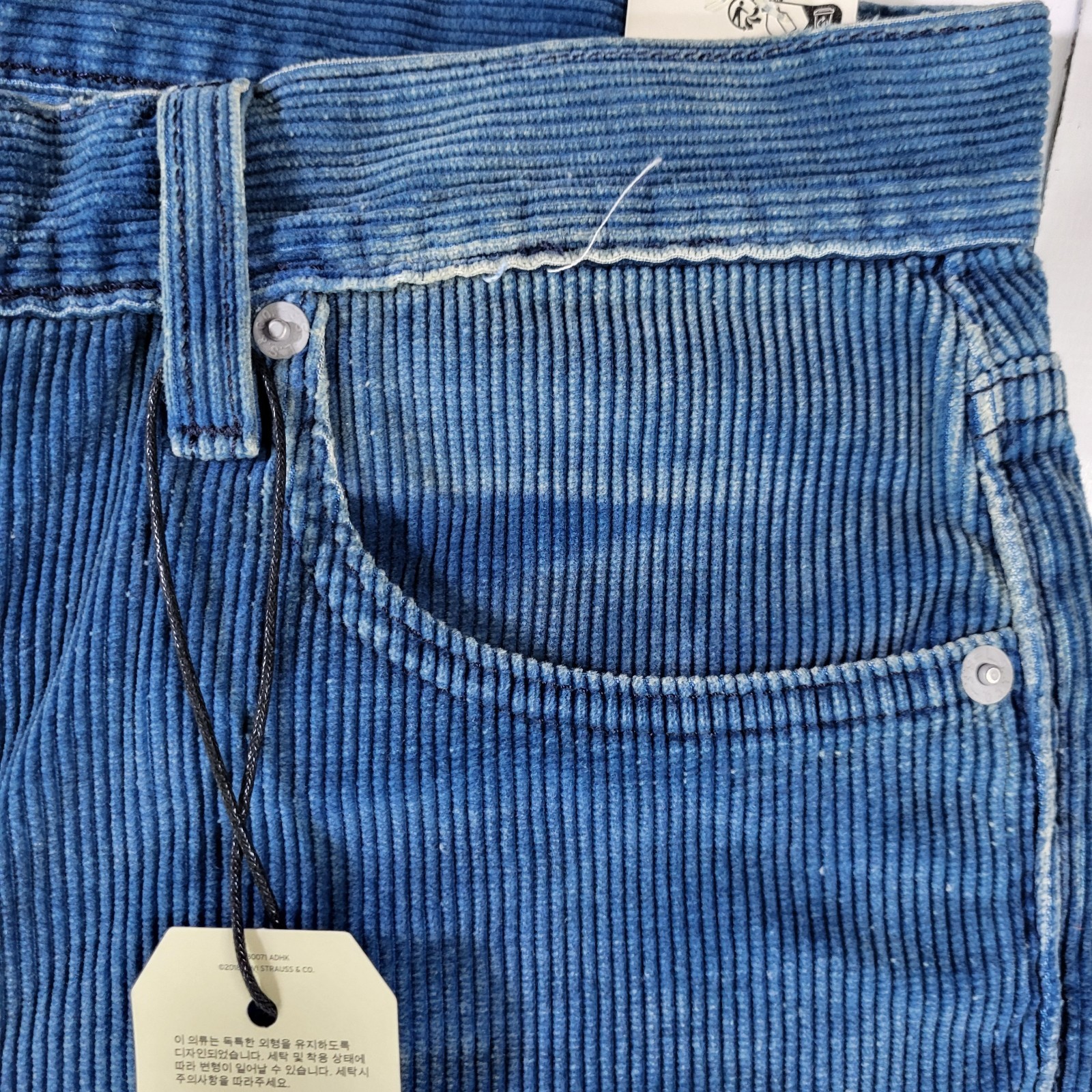 Levis Premium 568 Corduroy Jeans 30×34 New Loose Straight Men’s Blue New W Tags