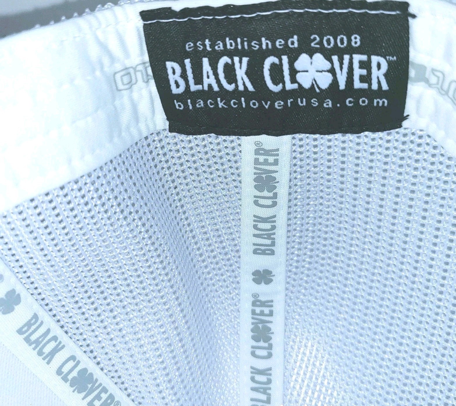 Black Clover One Ten FlexFit Tech Mens Mesh Back Adjustable Cap White Black NWT