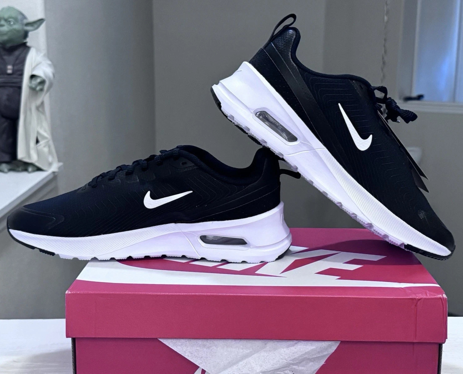 NIKE Air Max Nuaxis Men’s 9 Woman’s 10.5 Black/White Athletic Shoes FD4329-001