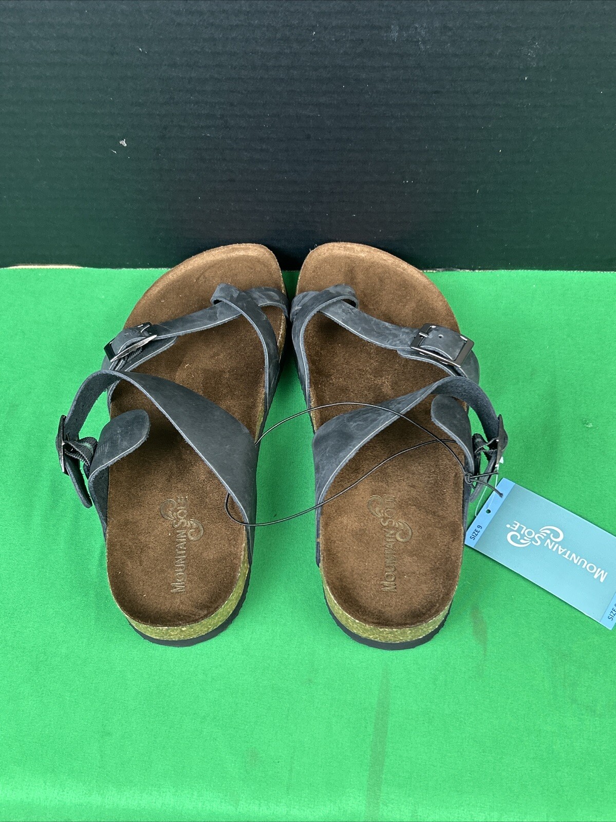 Mountain Sole Ladies Leather Sandal Size 6 Black