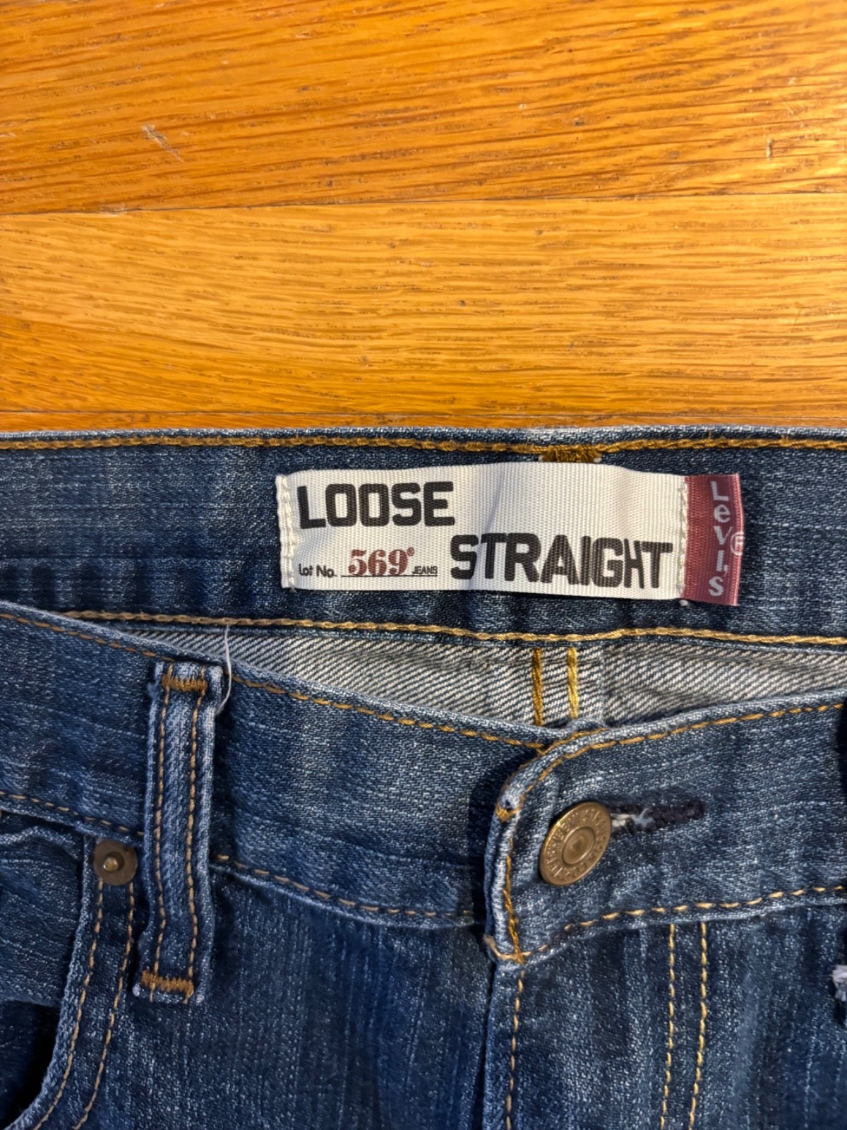 Vintage Levi’s 569 Loose Straight Fit Men’s Jeans W33 L30 Blue Denim Y2K