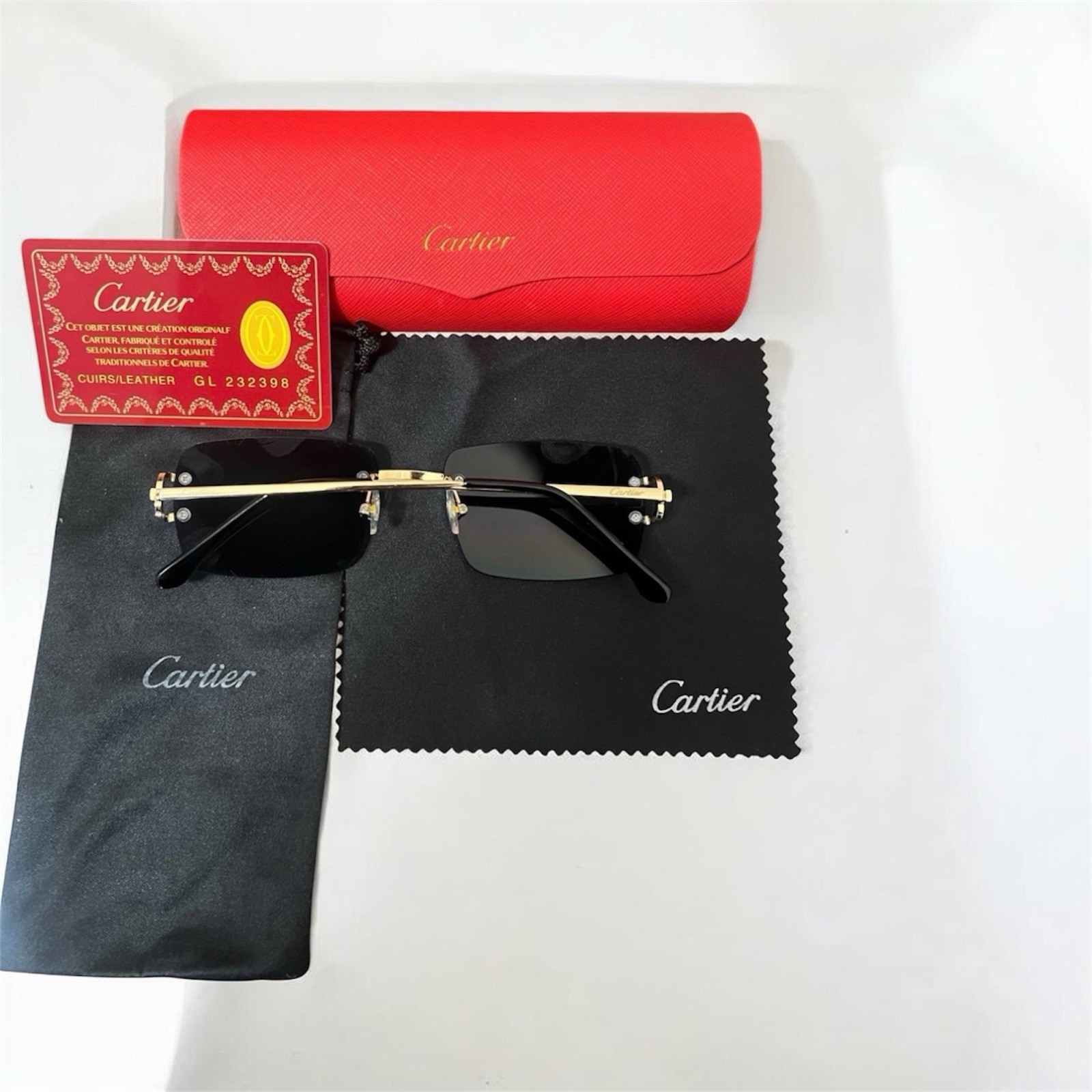 Big C Diamond Cut Black Frameless Lens & Gold Frame